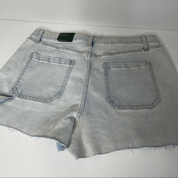 Wild fable High-Rise Utility Jean Shorts Light Wash size 16 - Picture 5 of 10